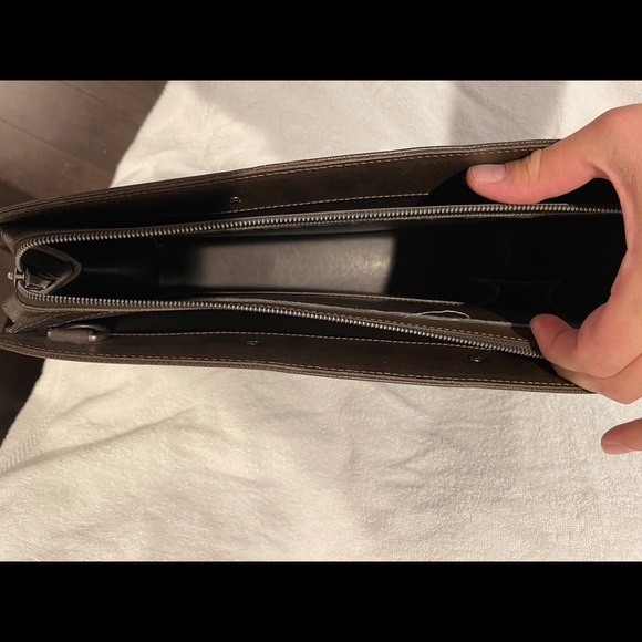 Authentic gently used Mens Louis Viutton Briefcase - Picture 11 of 13